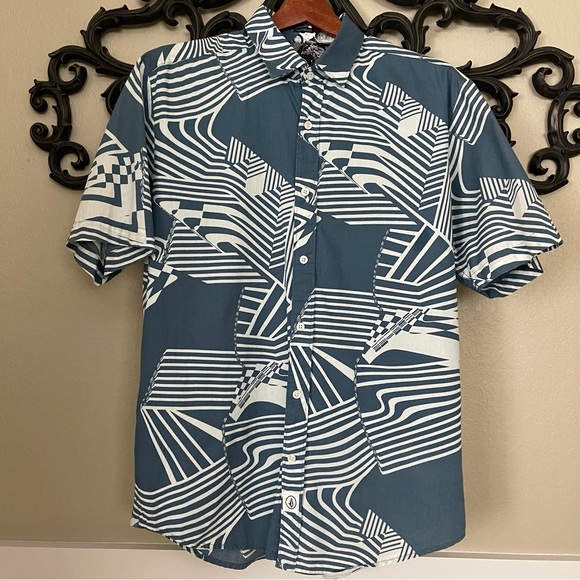 Volcom Other - Volcom Men's Button Down Short Sleeve Shirt Classic Fit Large